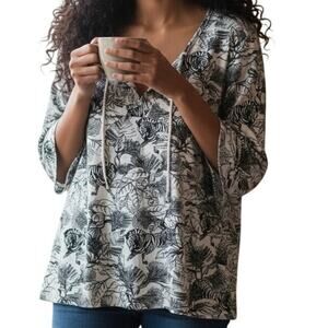 Chicos Zebra Jungle Print Knit Top Size 3 (Womens XL) Black White Novelty Tee